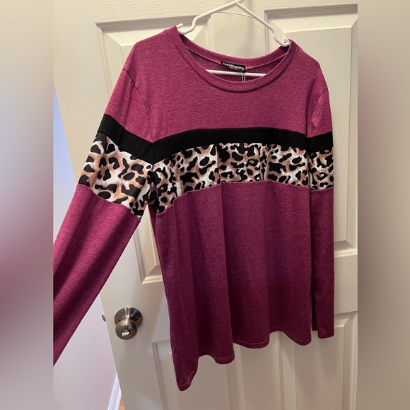 NWT Women’s long sleeve top with cheetah accent, Sz-XL - Picture 2 of 9